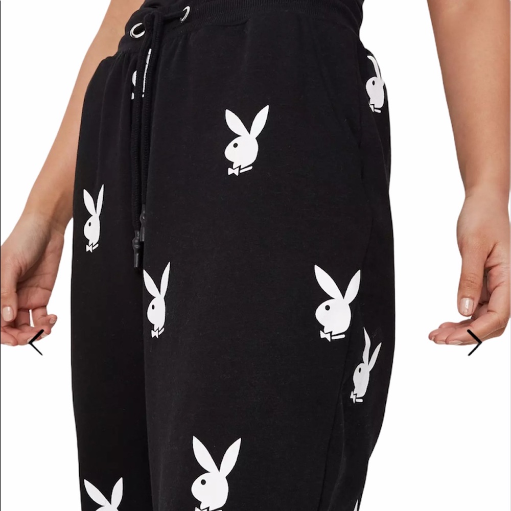 🔄 Playboy Black Repeat Bunny Print Joggers - Picture 2 of 6